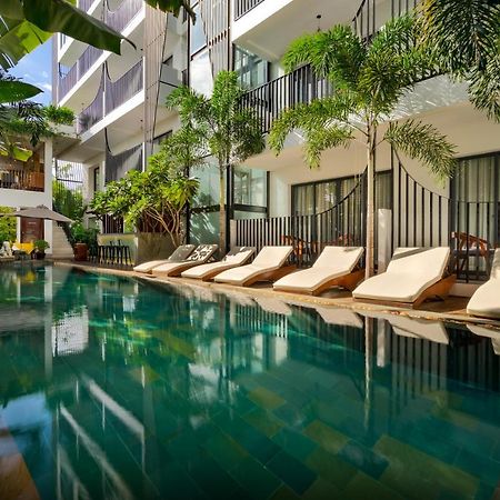 The Thirdfold Residence Siem Reap Extérieur photo The hotel's pool