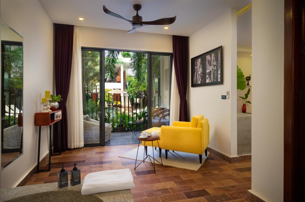 The Thirdfold Residence Siem Reap Extérieur photo A living room in a landed property in Singapore