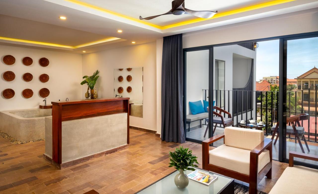 The Thirdfold Residence Siem Reap Extérieur photo Suite at the hotel