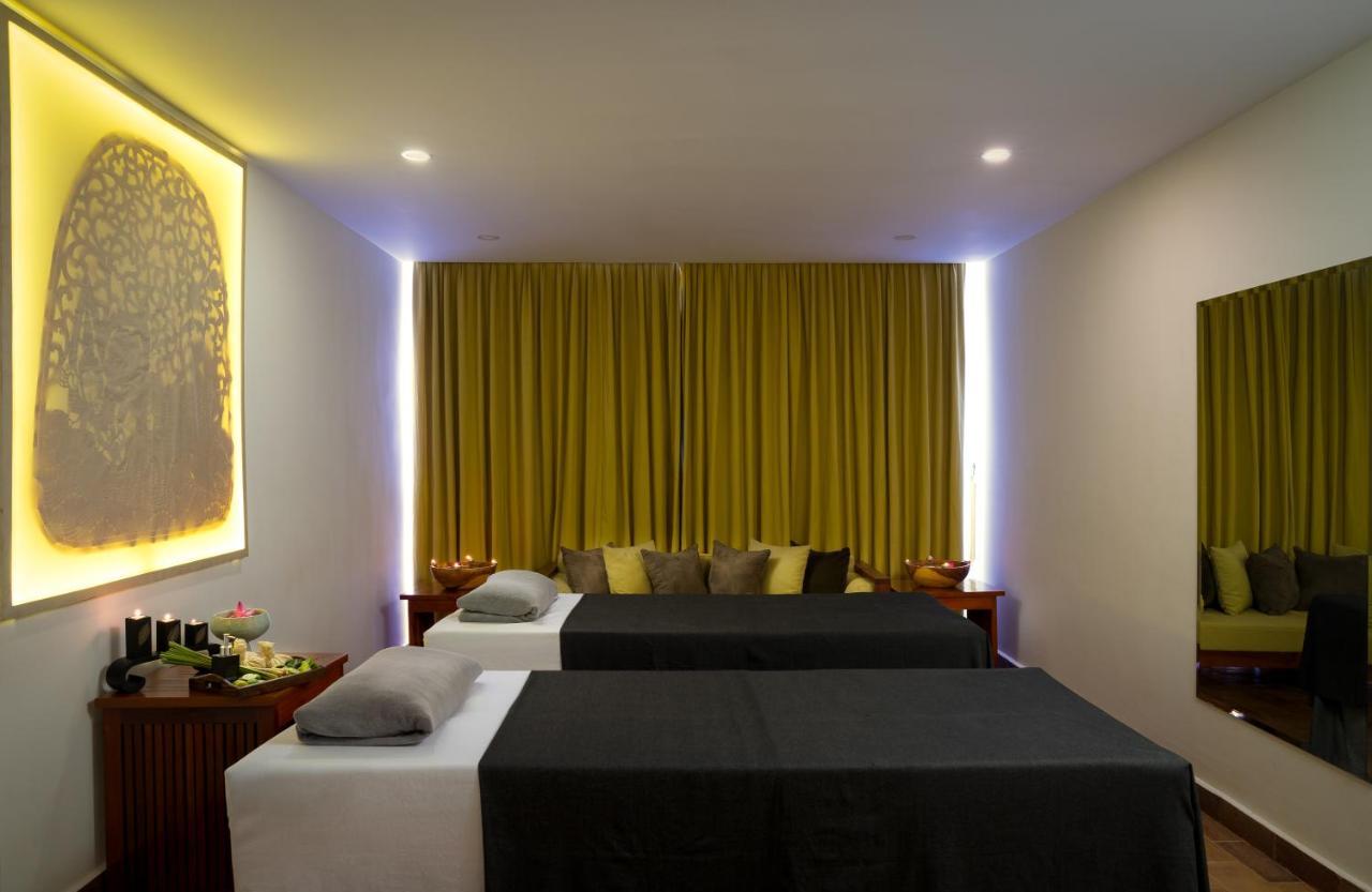 The Thirdfold Residence Siem Reap Extérieur photo A massage room at a spa