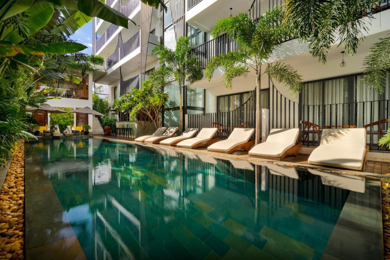 The Thirdfold Residence Siem Reap Extérieur photo The hotel's pool